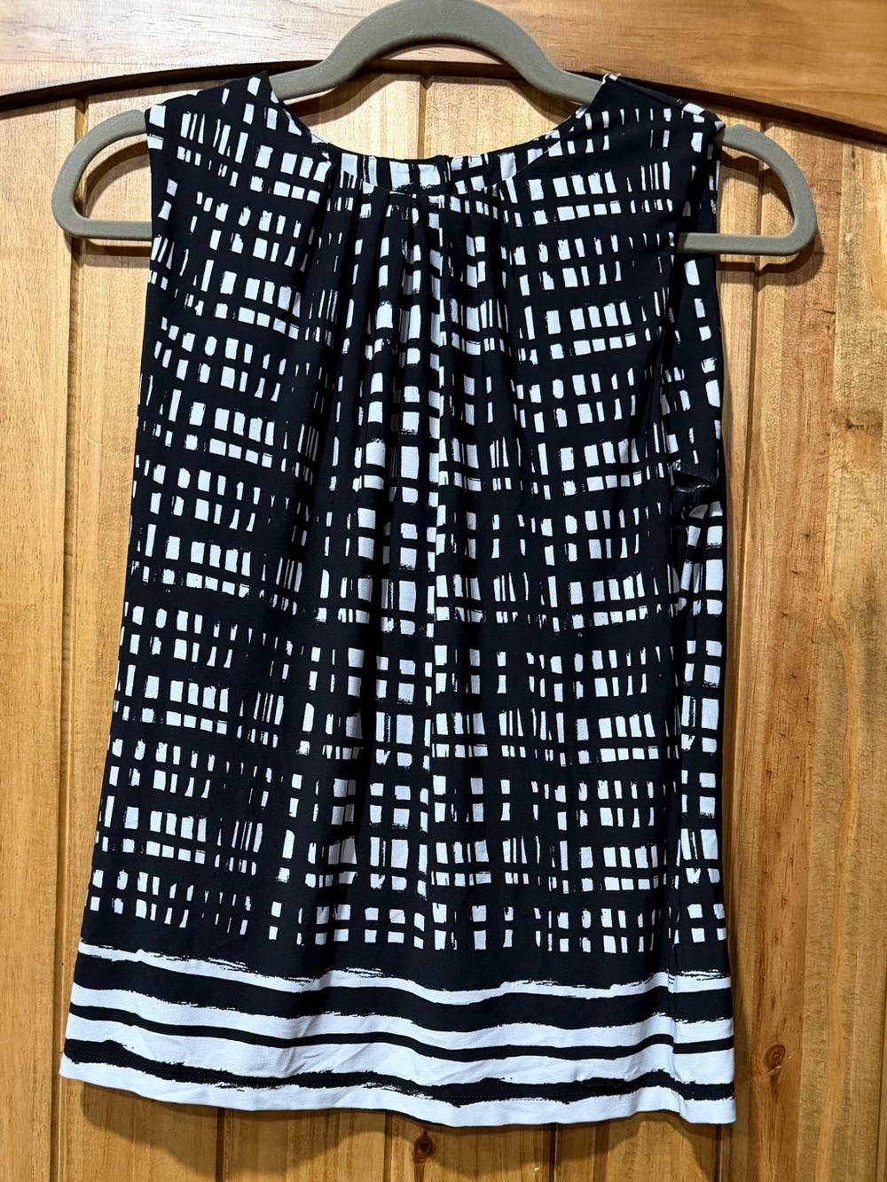 Calvin Klein Black and White Graphic Sleeveless Blouse